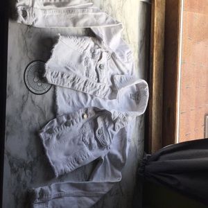 Cropped denim jacket